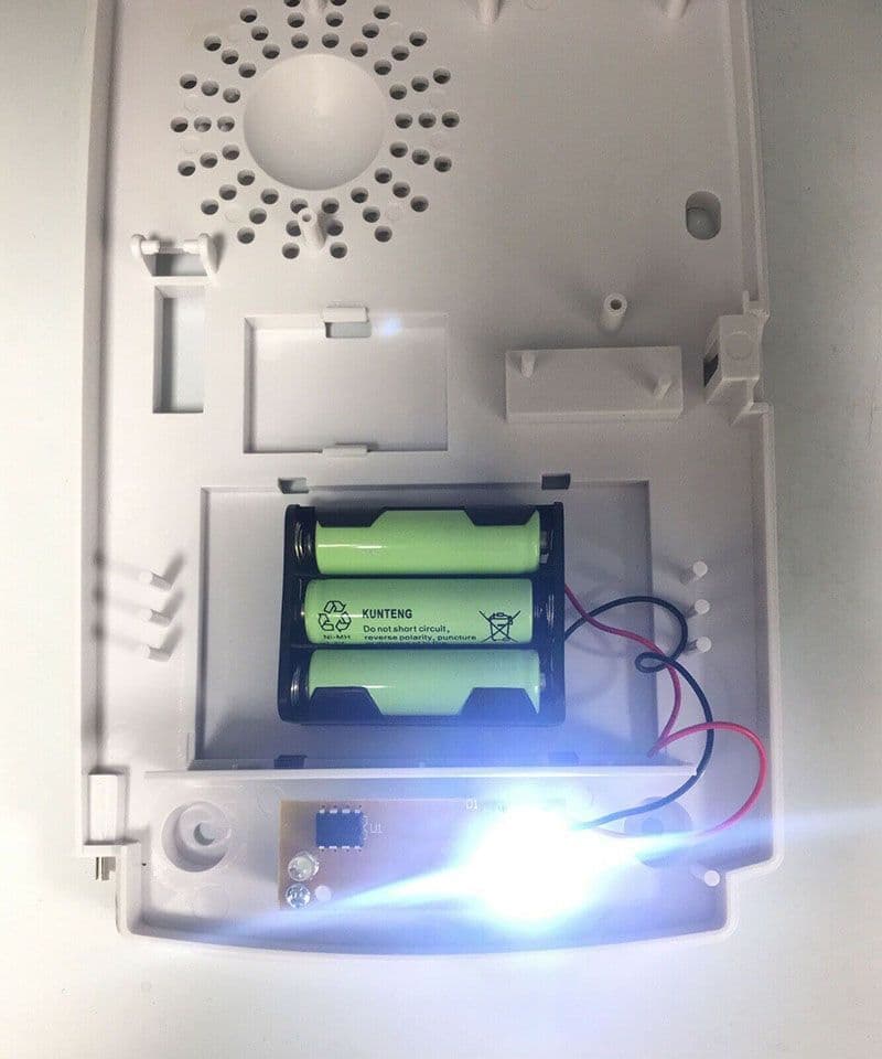 Dummy Alarm Box Blue or White Strobe Flashing LEDs with Blue Lens Long Lasting Dummy Alarm Box Blue or White Strobe Flashing LEDs with Blue Lens Long Lasting